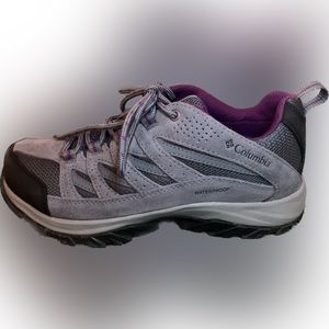 Women’s size 9 Columbia Women’s Crestwood Mid Waterproof Hiking Shoe
